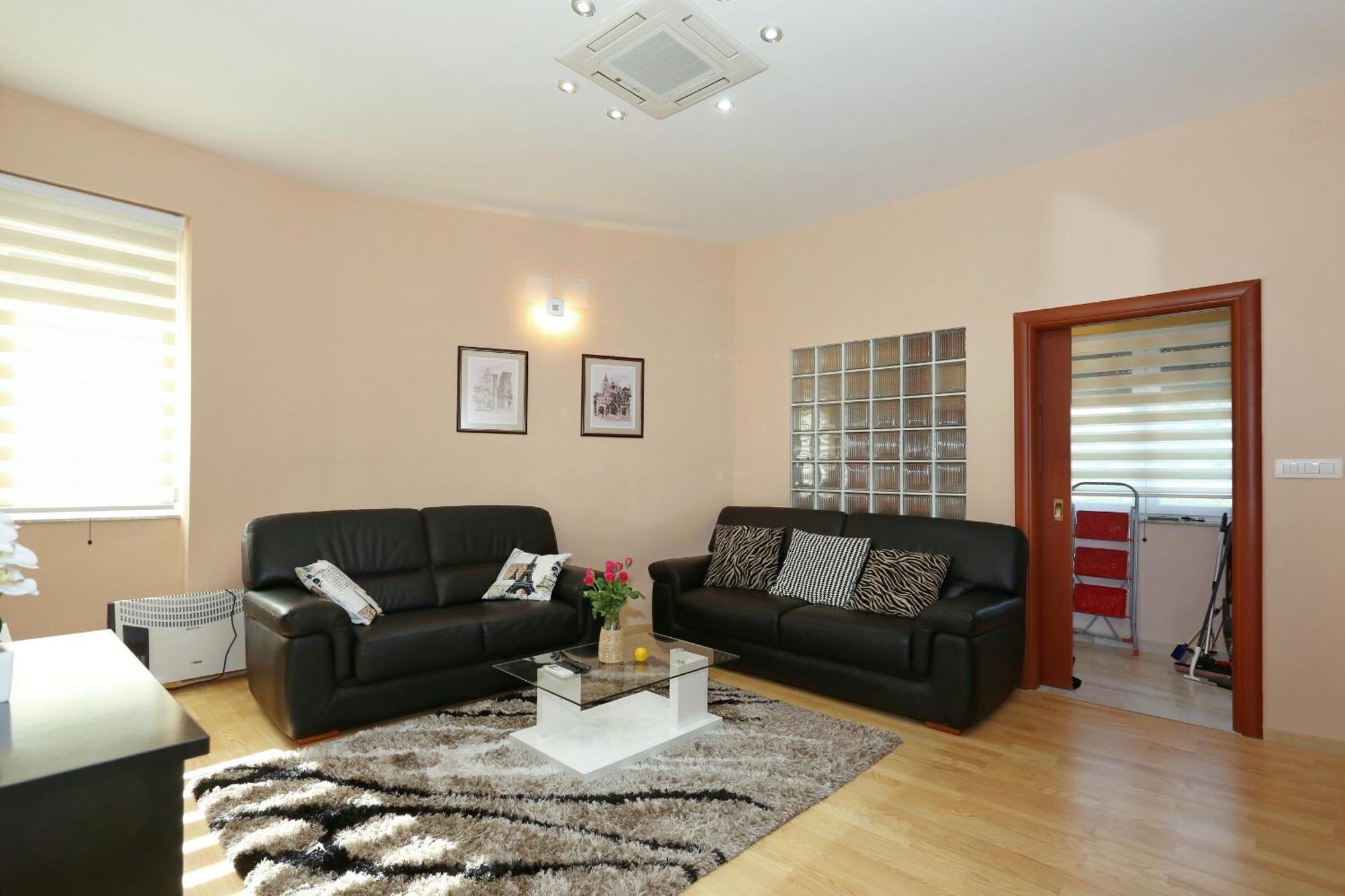 Apartment Ksenija 扎达尔 外观 照片
